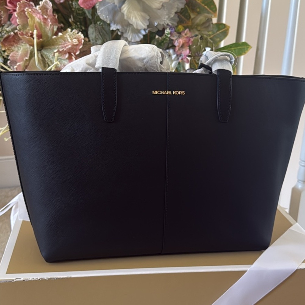 Micheal Kors Large Tote Brand New Authentic 13X11